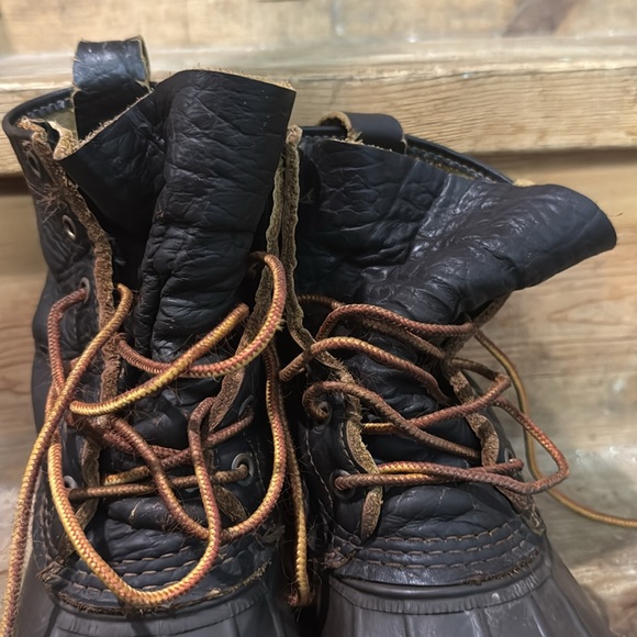 LL Bean Duck Boots 8’ Bison Dark Brown/Red - Picture 8 of 9